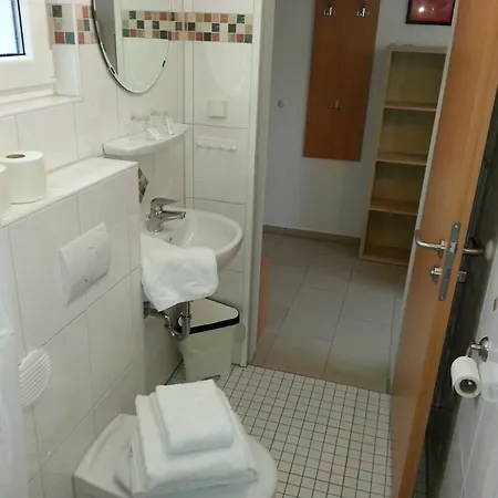 Otel Am Kamin - Modern - Free Wifi - Parking