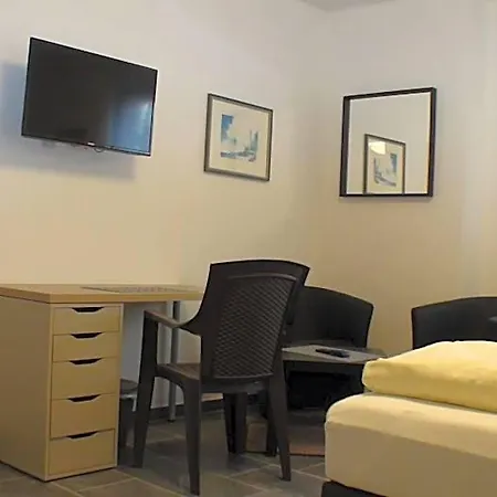 Otel Am Kamin - Modern - Free Wifi - Parking 2*