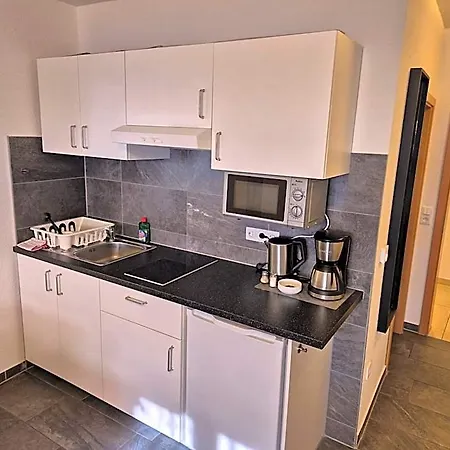 Am Kamin - Modern - Free Wifi - Parking Otel 2*