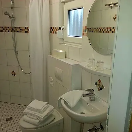 Am Kamin - Modern - Free Wifi - Parking Otel 2*
